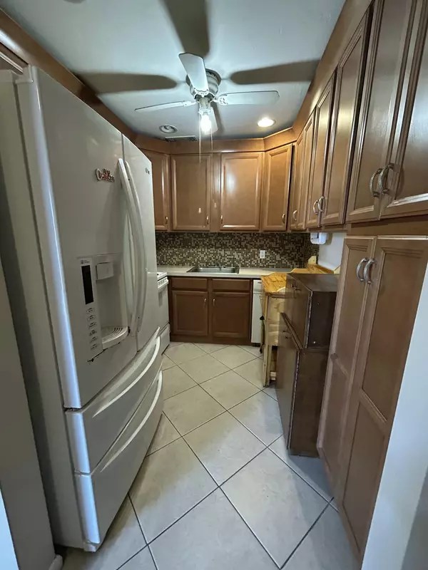 West Palm Beach, FL 33417,92 Kent F