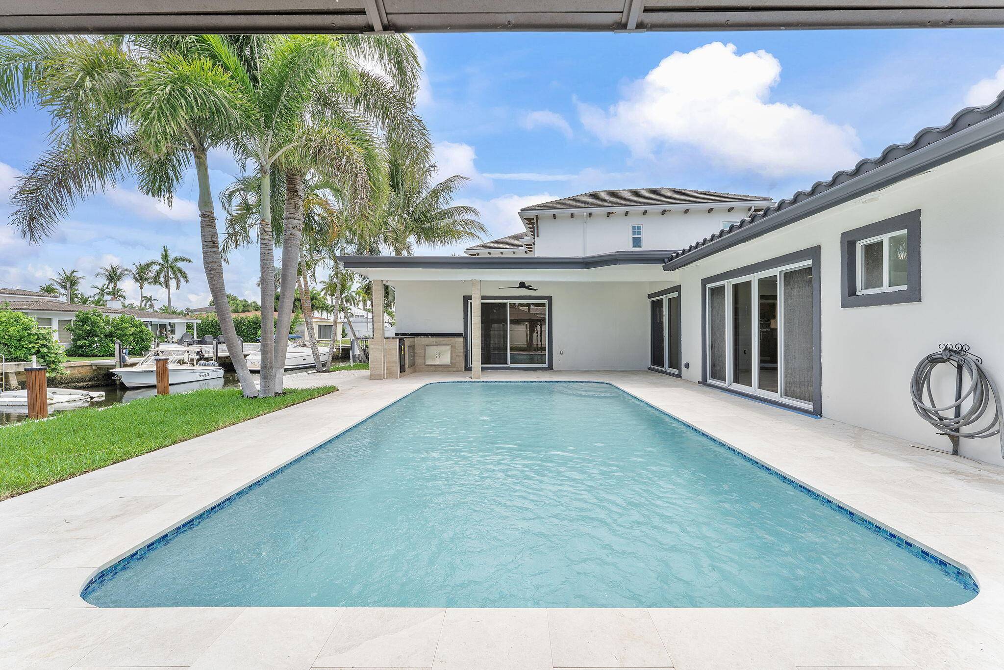 Boca Raton, FL 33487,808 NE 72nd ST