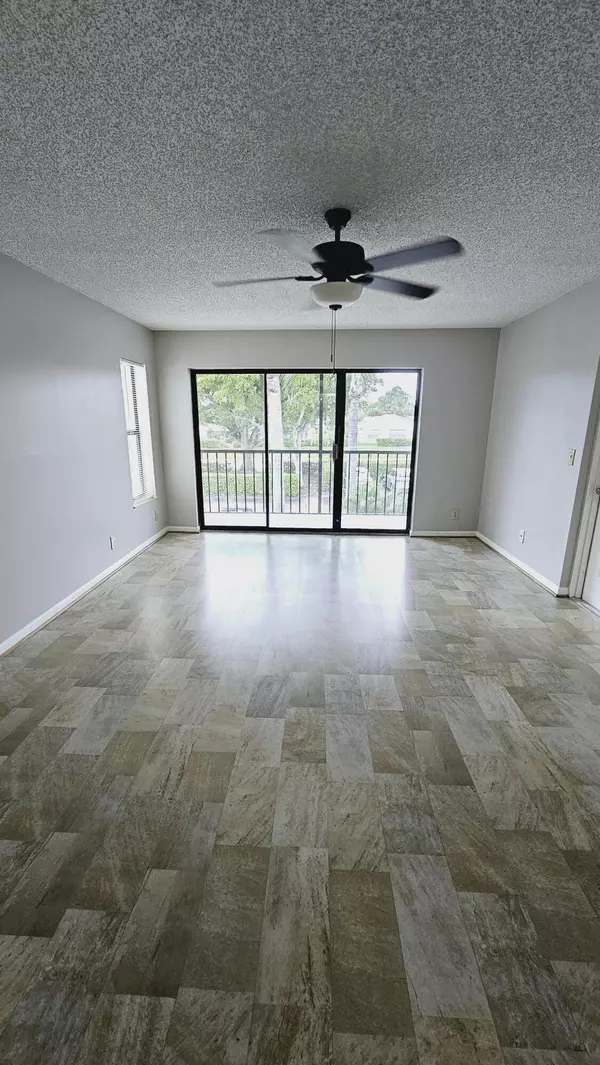 West Palm Beach, FL 33409,1002 Green Pine BLVD H2
