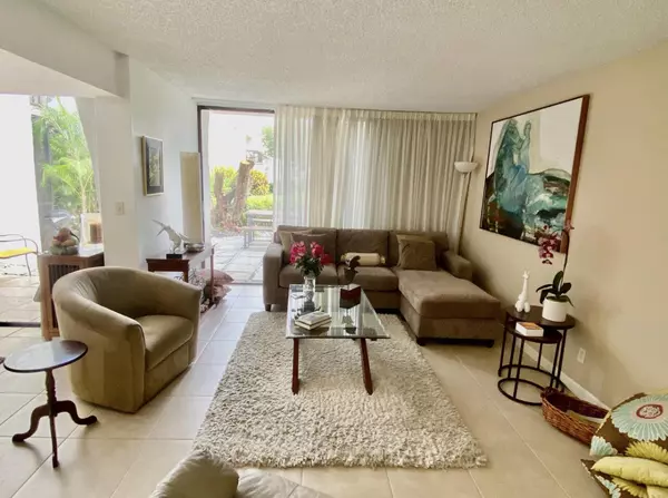 Boca Raton, FL 33434,1002 Bridgewood PL