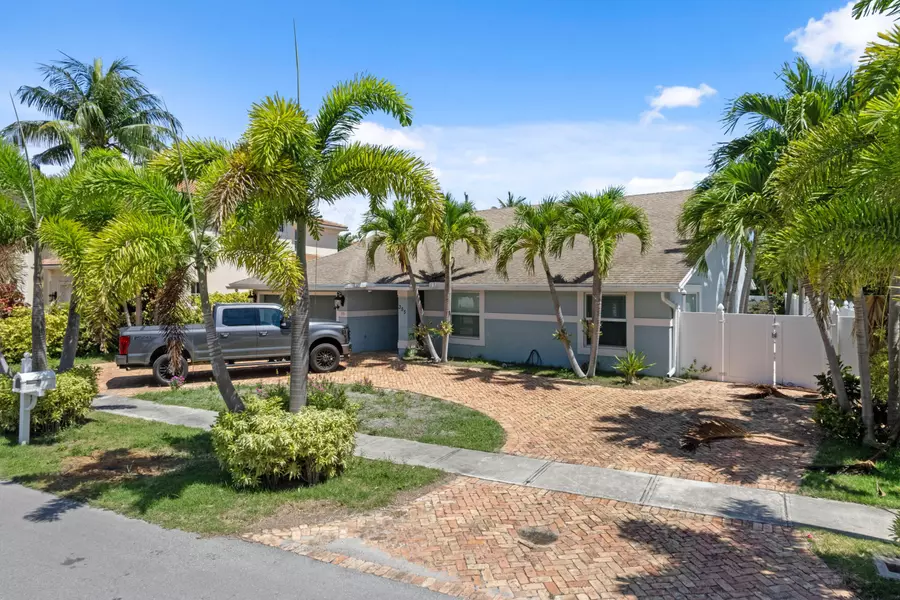 355 NE 4th ST, Boca Raton, FL 33432