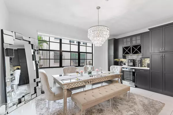 Boynton Beach, FL 33435,614 S Windward CIR