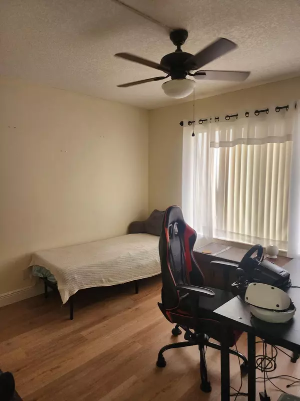 Lake Worth, FL 33467,4820 Lucerne Lakes 106 BLVD 106