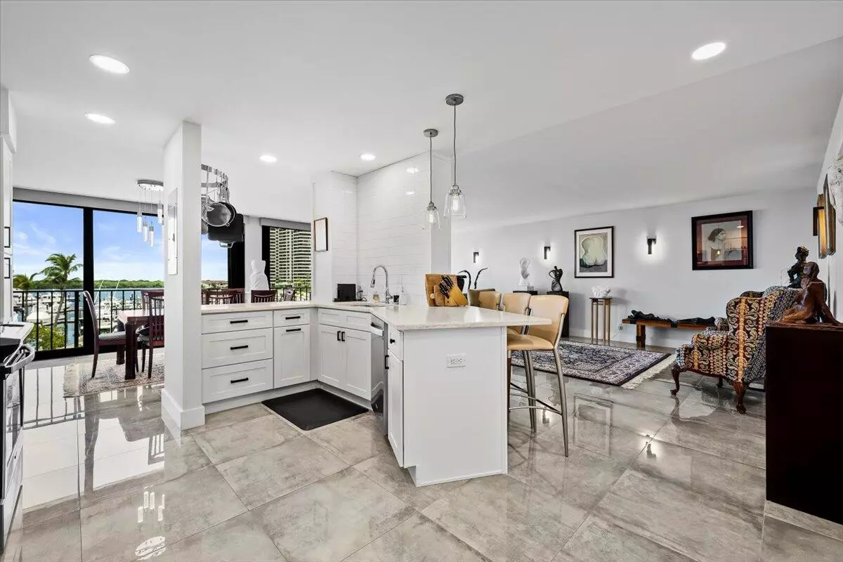 North Palm Beach, FL 33408,120 Lakeshore DR 436