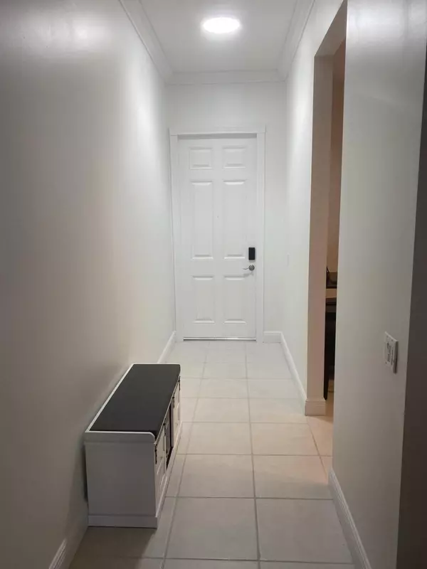 Fort Pierce, FL 34949,18 W Harbour Isle DR 102