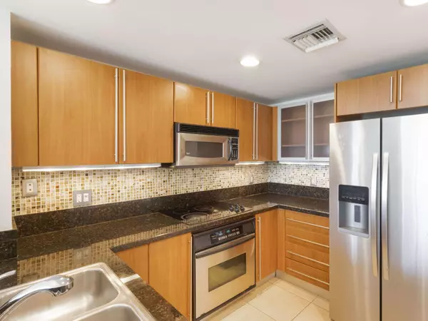 West Palm Beach, FL 33401,610 Clematis ST 326