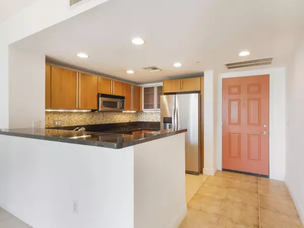 West Palm Beach, FL 33401,610 Clematis ST 326