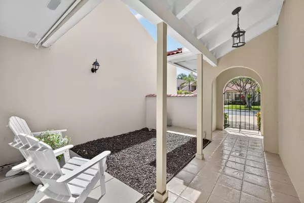 Palm Beach Gardens, FL 33418,816 Windermere WAY