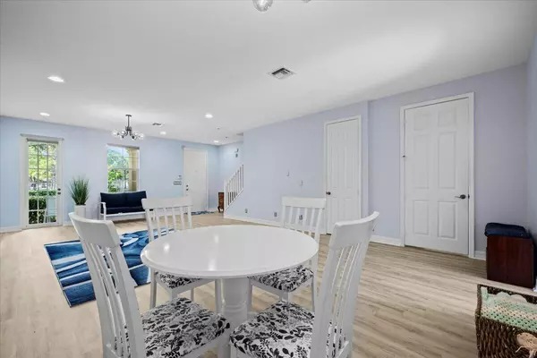 Jupiter, FL 33458,583 Dakota DR