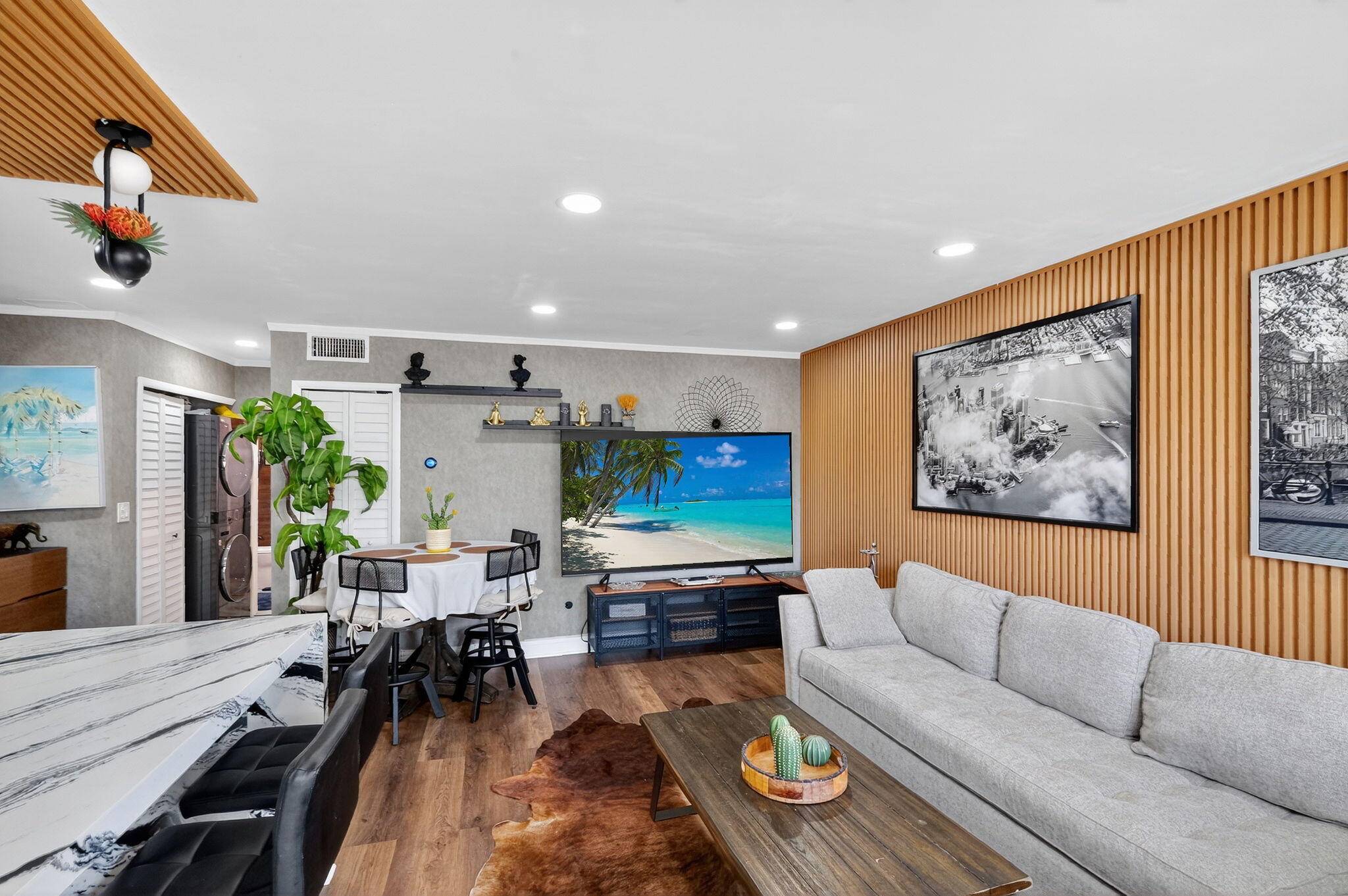 Miami Beach, FL 33139,363 Washington AVE 32