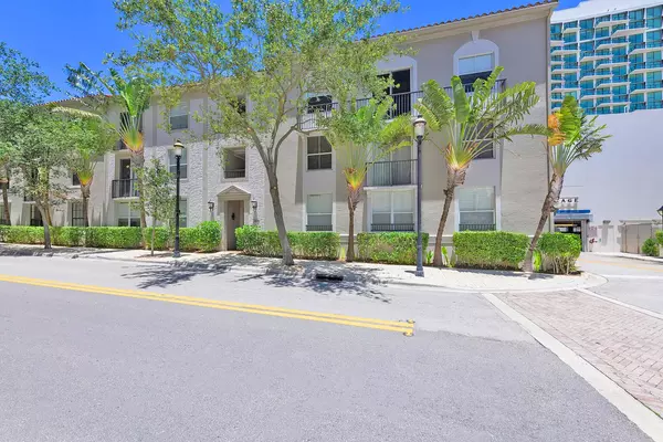 560 S Sapodilla 203 AVE 203, West Palm Beach, FL 33401