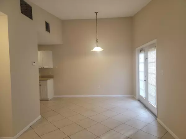 Fort Pierce, FL 34950,2002 S 10th ST Apt C