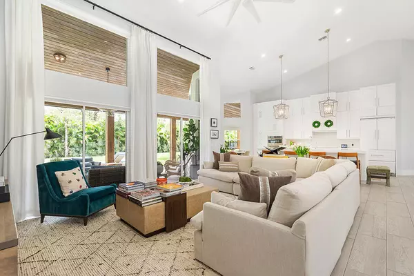 Palm Beach Gardens, FL 33418,8852 N 154 CT
