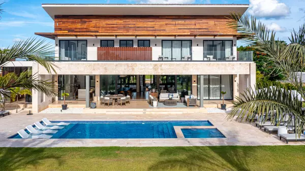 2 Flamboyanes, Casa De Campo, 22000