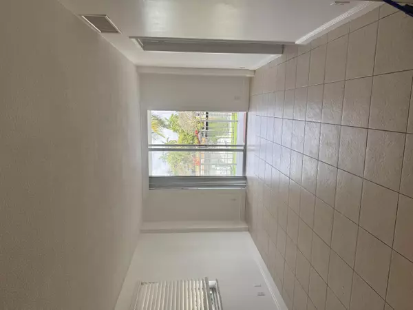 Fort Lauderdale, FL 33316,1731 SE 15th ST 201