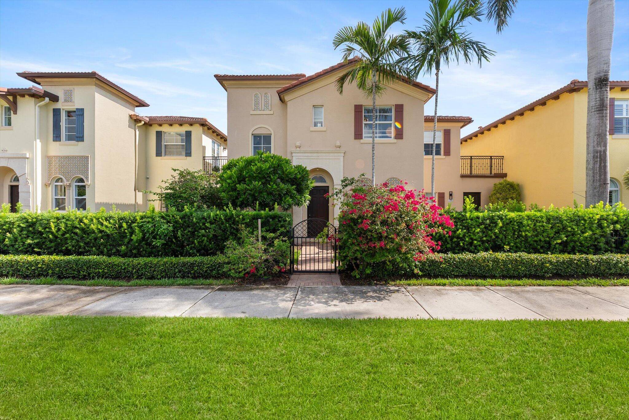 106 Via Floresta DR, Boca Raton, FL 33487