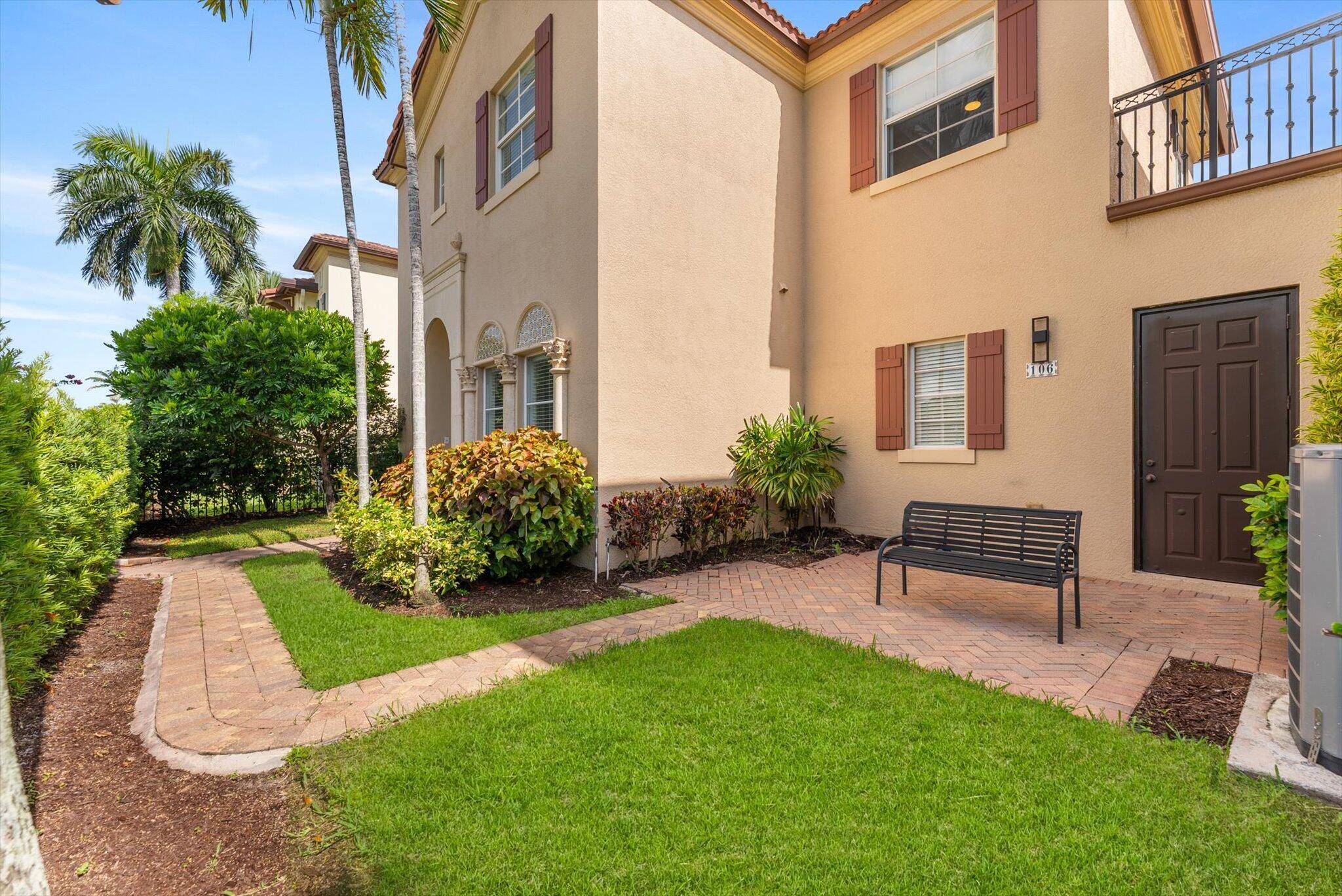 Boca Raton, FL 33487,106 Via Floresta DR