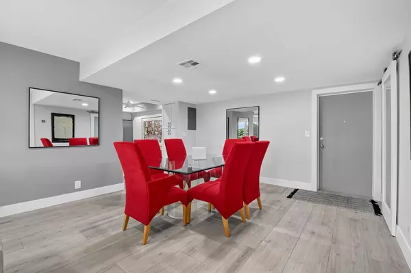 West Palm Beach, FL 33401,1701 Presidential WAY A203