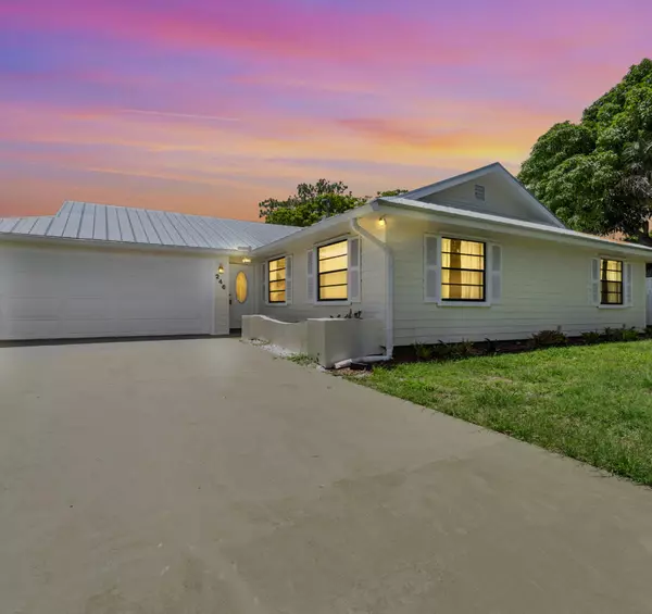 Stuart, FL 34994,246 SE Ila ST