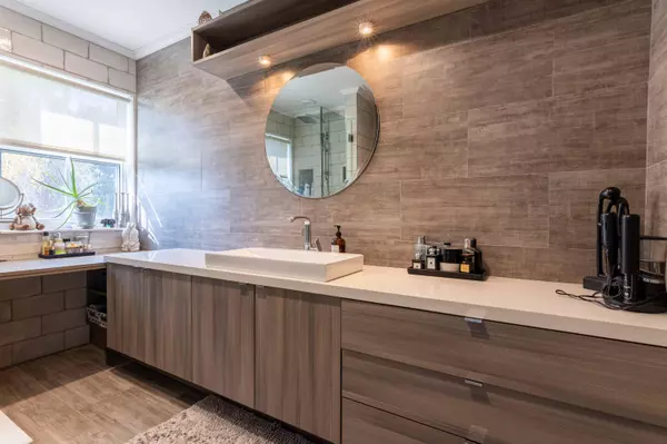 Fort Lauderdale, FL 33304,852 NE 16th AVE