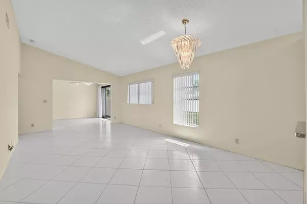 Boca Raton, FL 33496,8129 Springtree RD