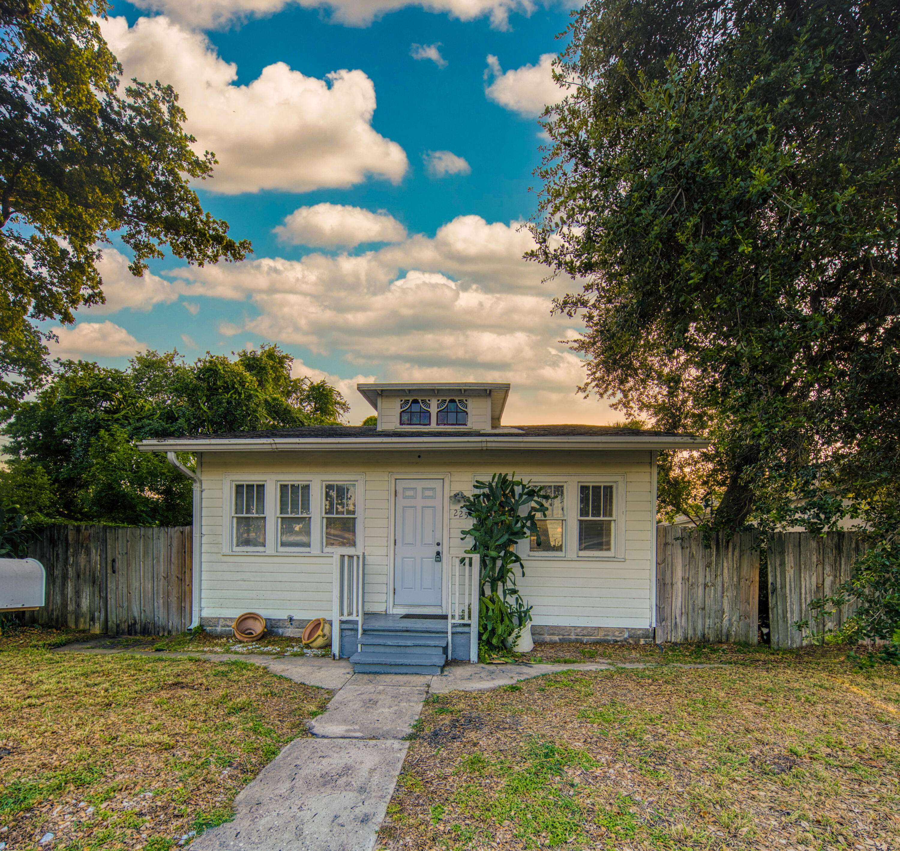 225 S K ST Main House, Lake Worth Beach, FL 33460