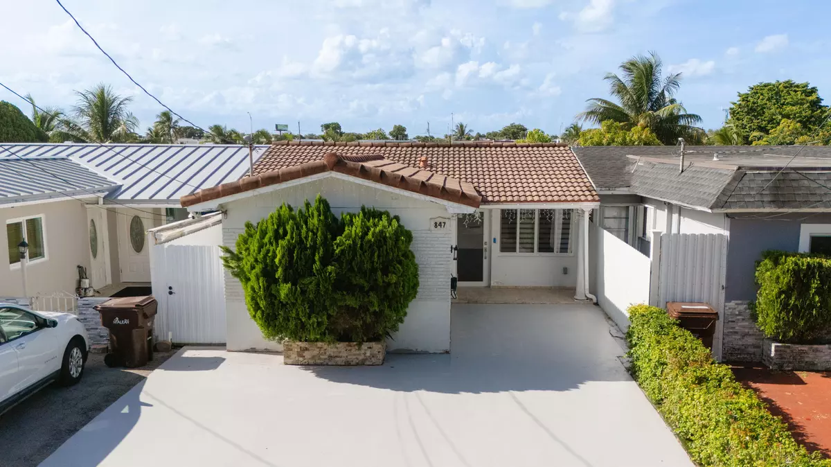 Hialeah, FL 33014,847 W 77th ST