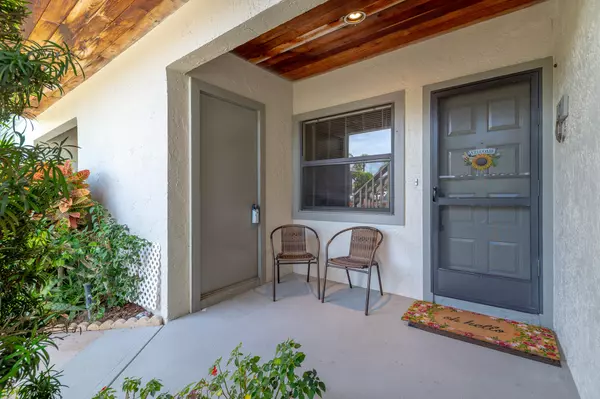 6295 SE Charleston PL 101, Hobe Sound, FL 33455