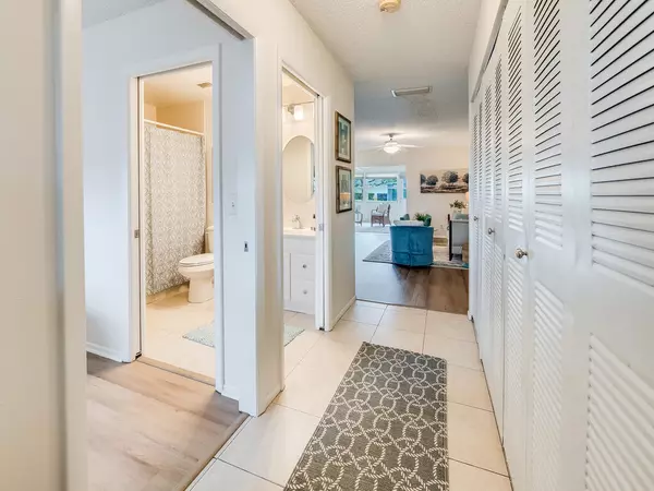 West Palm Beach, FL 33415,2638 E Gately DR 10