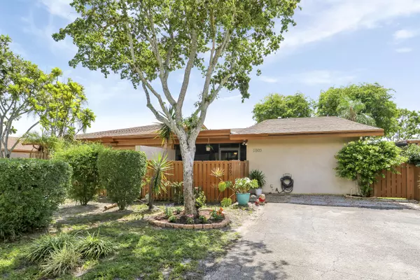 Boynton Beach, FL 33426,2065 SW 24th CIR