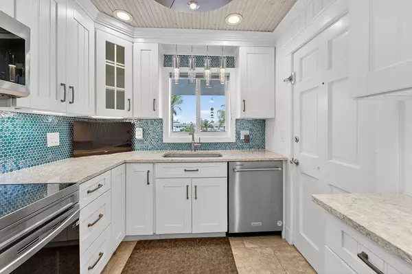 Tequesta, FL 33469,4 Westwood AVE 205h