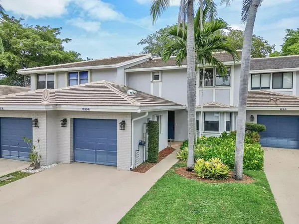 624 N N Deer Creek North Shore DR, Deerfield Beach, FL 33442