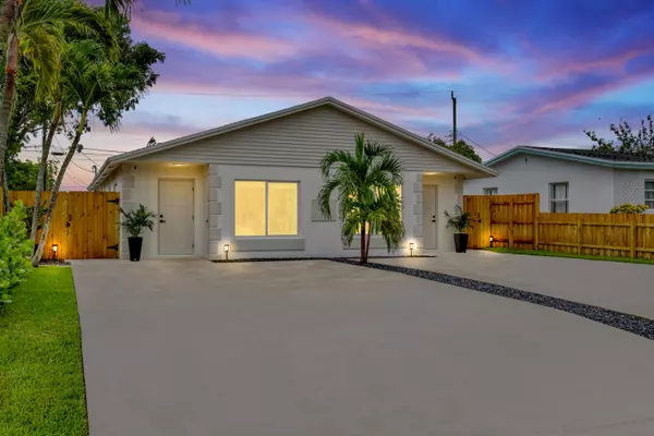 Lantana, FL 33462,414 W Mango ST