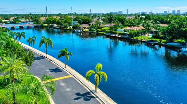 Pompano Beach, FL 33060,170 Cypress Club DR 734