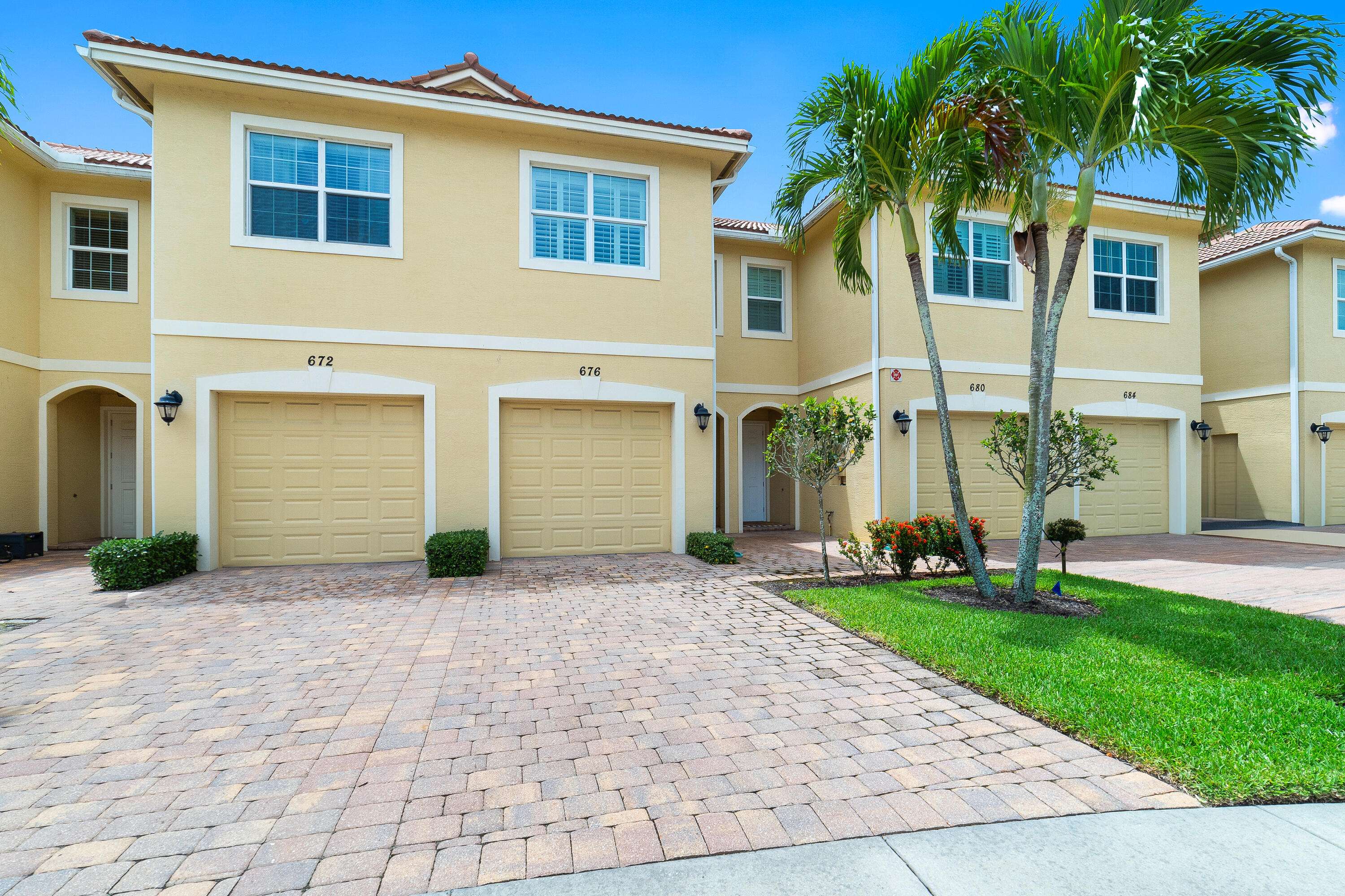 676 SW Glen Crest WAY, Stuart, FL 34997