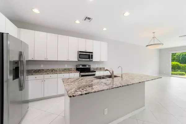 Stuart, FL 34997,676 SW Glen Crest WAY