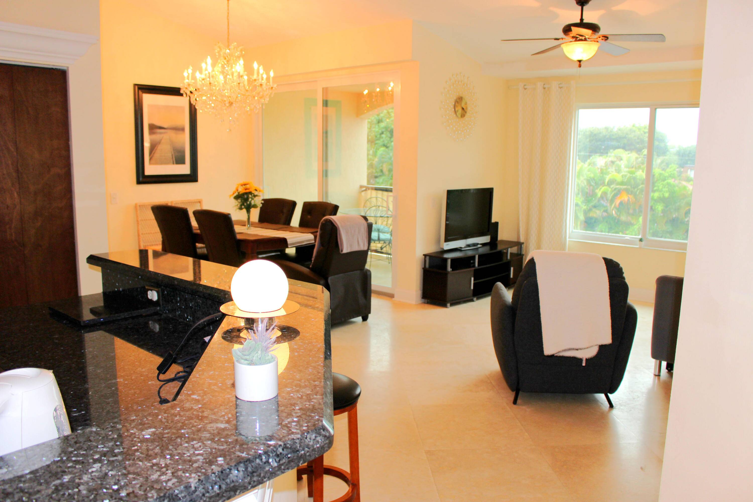 523 Villa CIR, Boynton Beach, FL 33435
