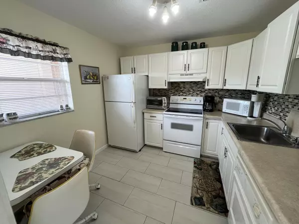 Boynton Beach, FL 33435,230 NE 26th AVE 414