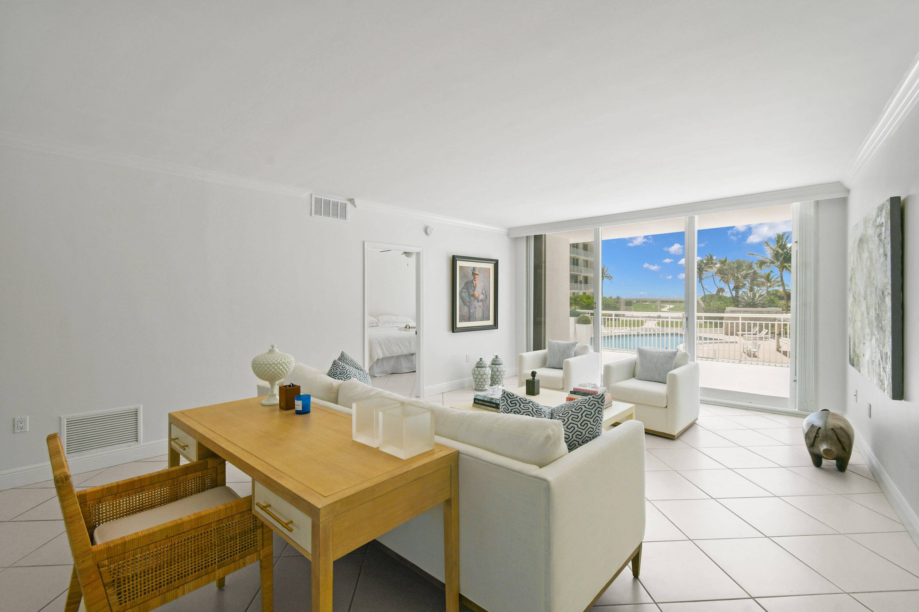Palm Beach, FL 33480,2780 S Ocean BLVD 112