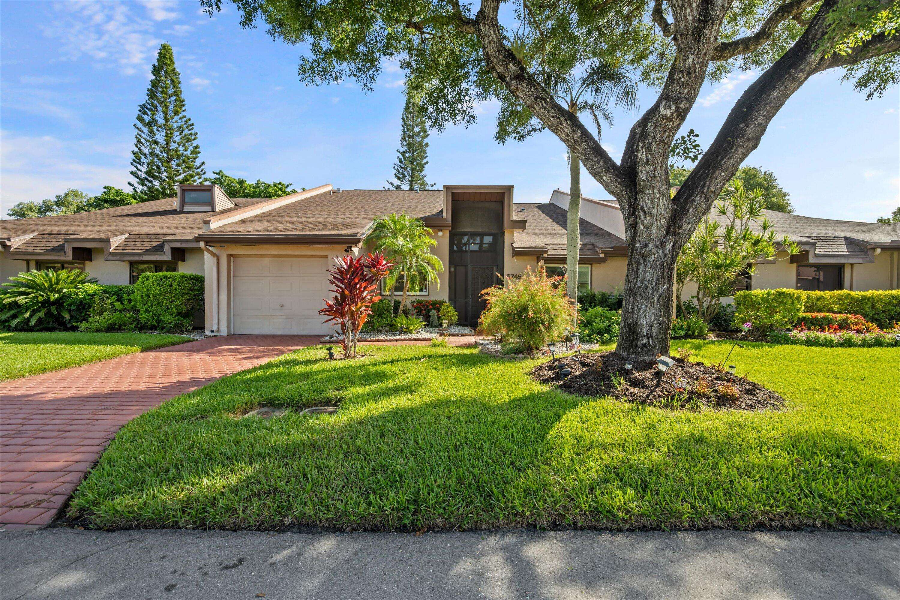 Lake Worth, FL 33467,6745 Versailles CT
