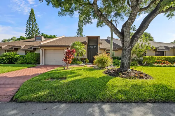 Lake Worth, FL 33467,6745 Versailles CT