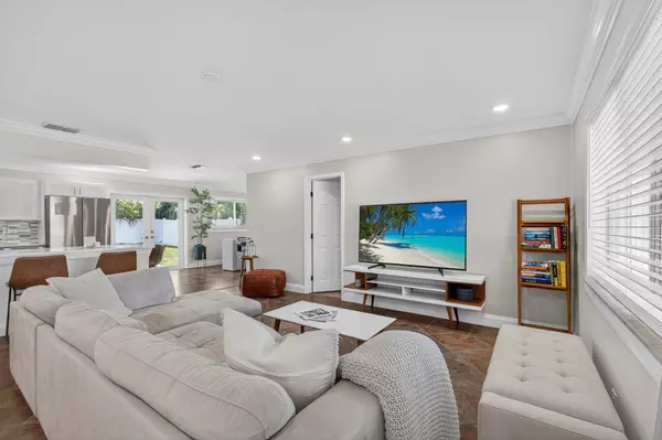 Palm Beach Gardens, FL 33410,342 Azalea ST