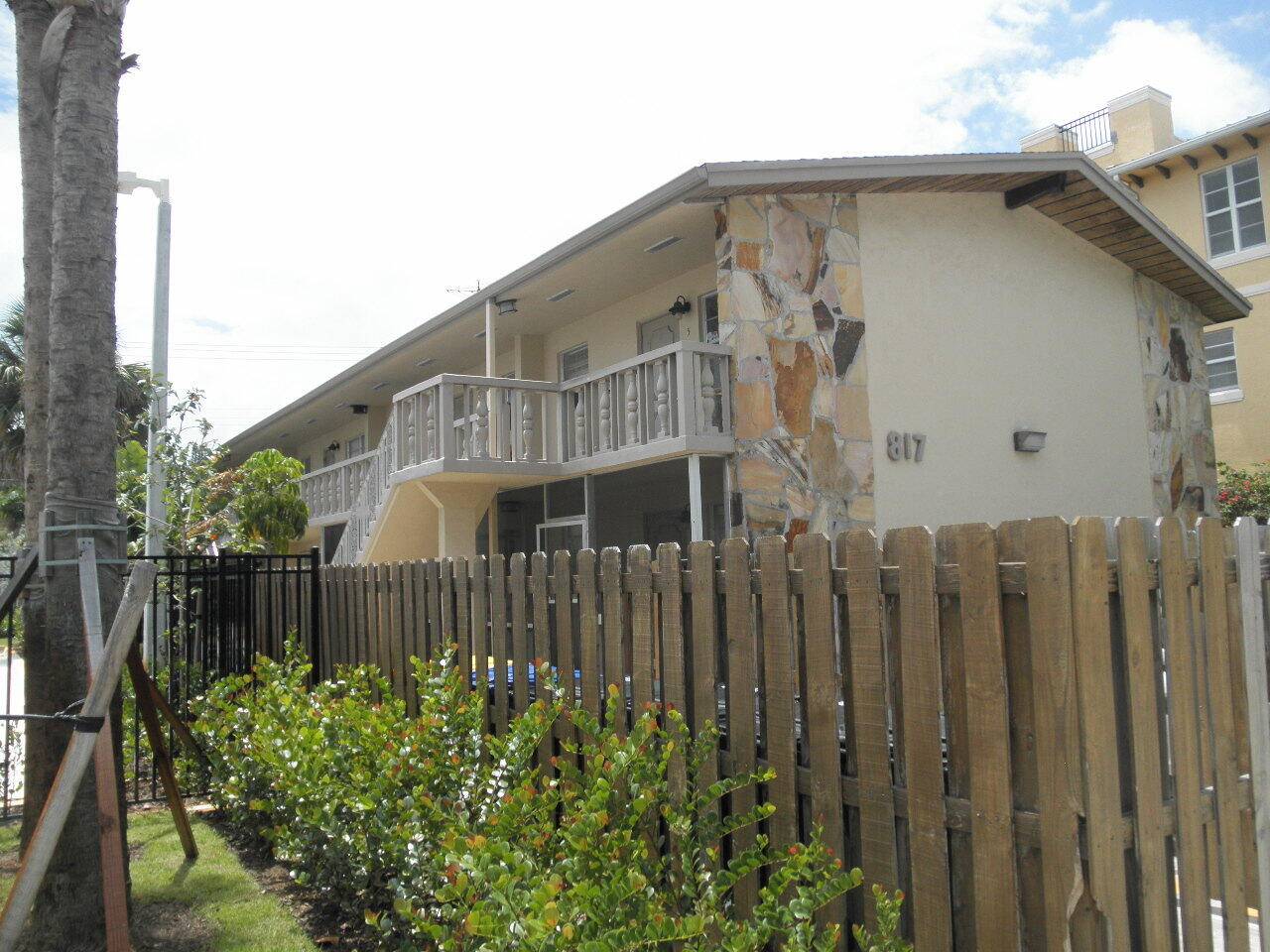 Lake Worth, FL 33460,817 S Federal HWY 8