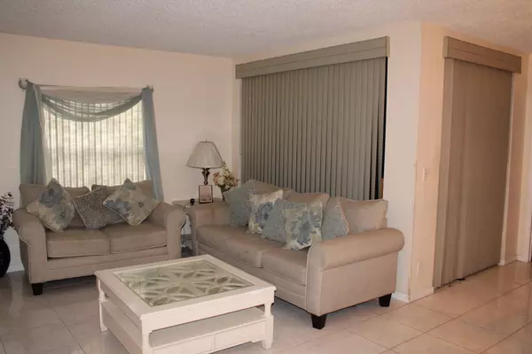 Boynton Beach, FL 33437,5406 Venetia CT D