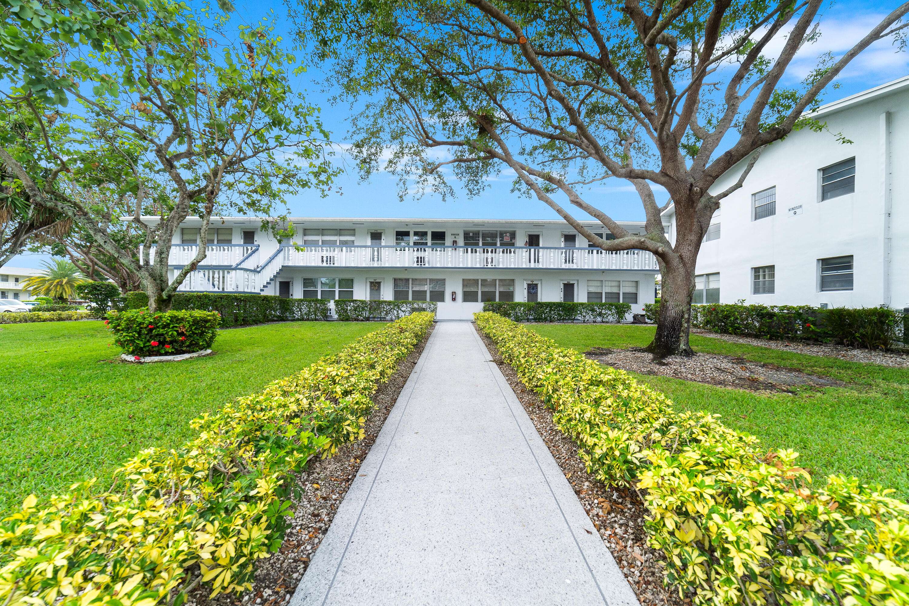 396 Windsor Q, West Palm Beach, FL 33417