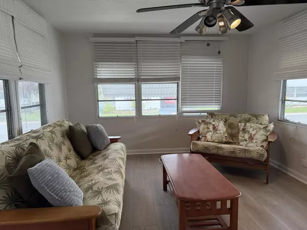 Stuart, FL 34997,4300 SE Saint Lucie BLVD 75