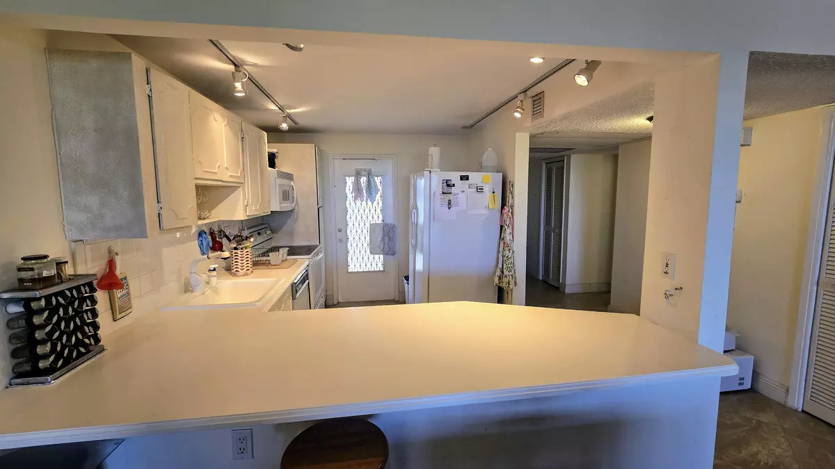 Pompano Beach, FL 33069,3100 N Course LN 410