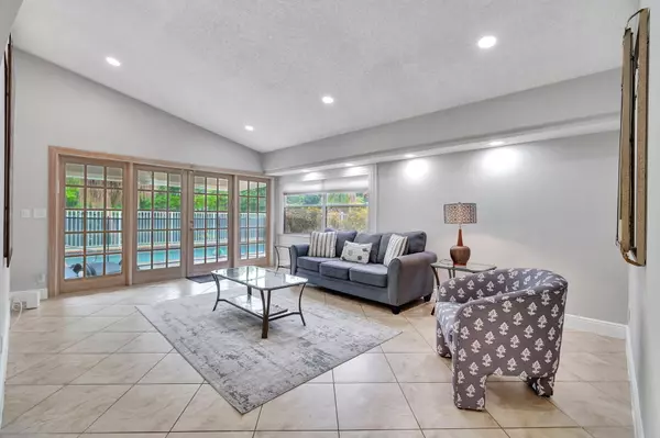 Boca Raton, FL 33433,7883 Villa Nova DR