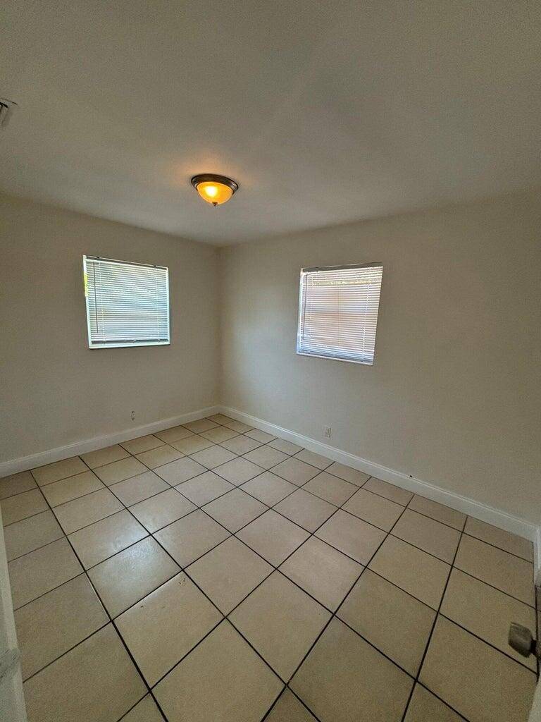 Riviera Beach, FL 33404,1100 W 25th ST