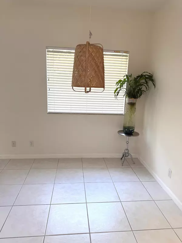 Port Saint Lucie, FL 34986,8239 Mulligan CIR 3514 Side A